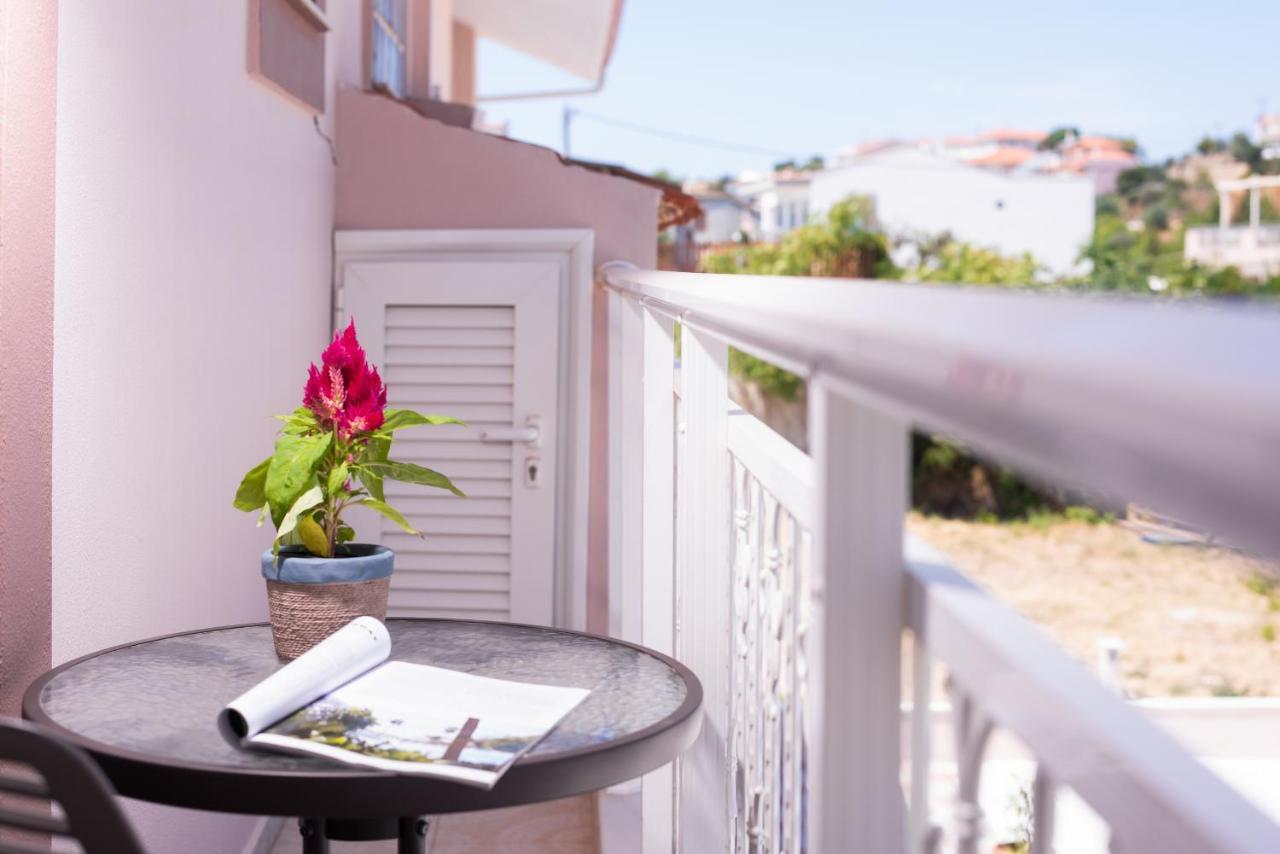 Xenia Suites يميناريا المظهر الخارجي الصورة